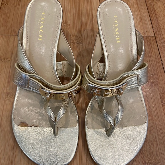 COAHC Kitten Heels Gold Sandals - Picture 5 of 6